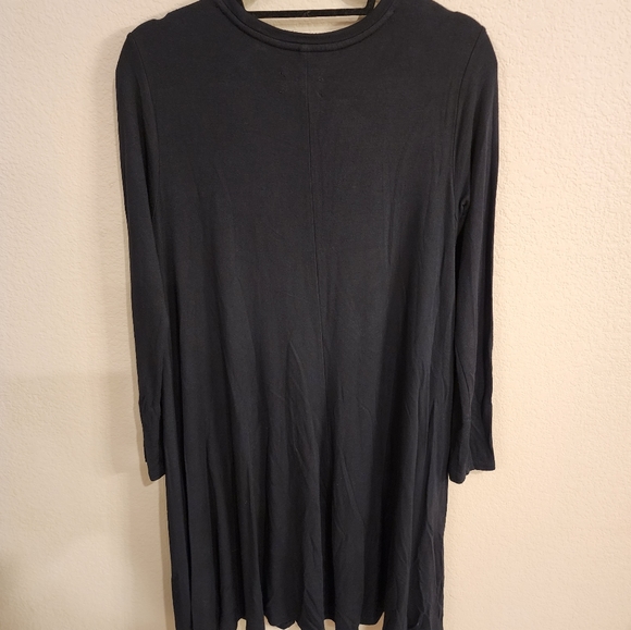 Lou & Grey Black Athleisure Knit Shift Dress - SZ M - Picture 2 of 3